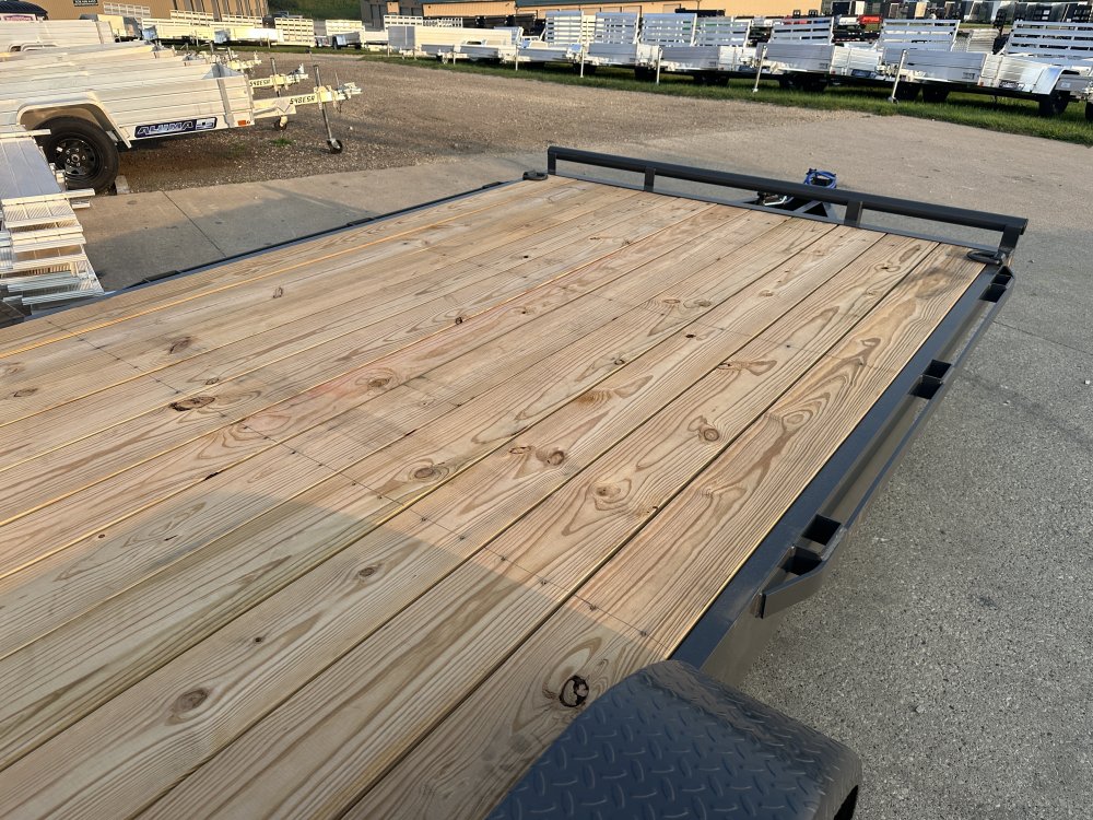 2026 Lamar Trailers 83X18 Car Hauler