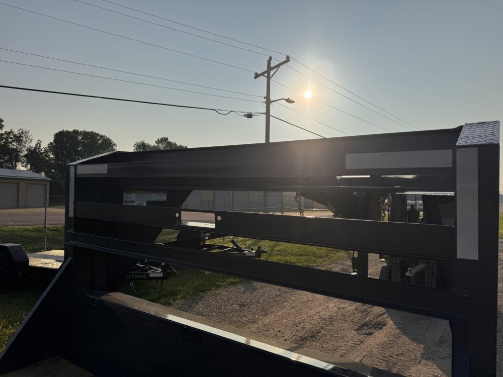 2026 Lamar Trailers 102X40 Gooseneck Car Hauler Trailer