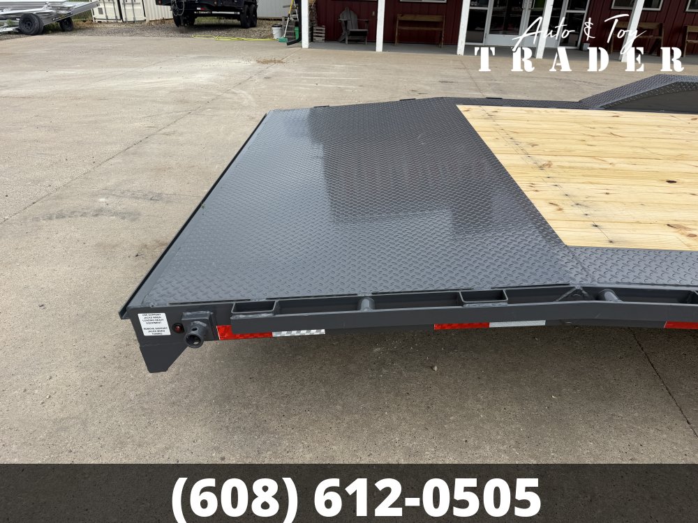 2027 Lamar Trailers 102X32 Gooseneck Car Hauler Trailer