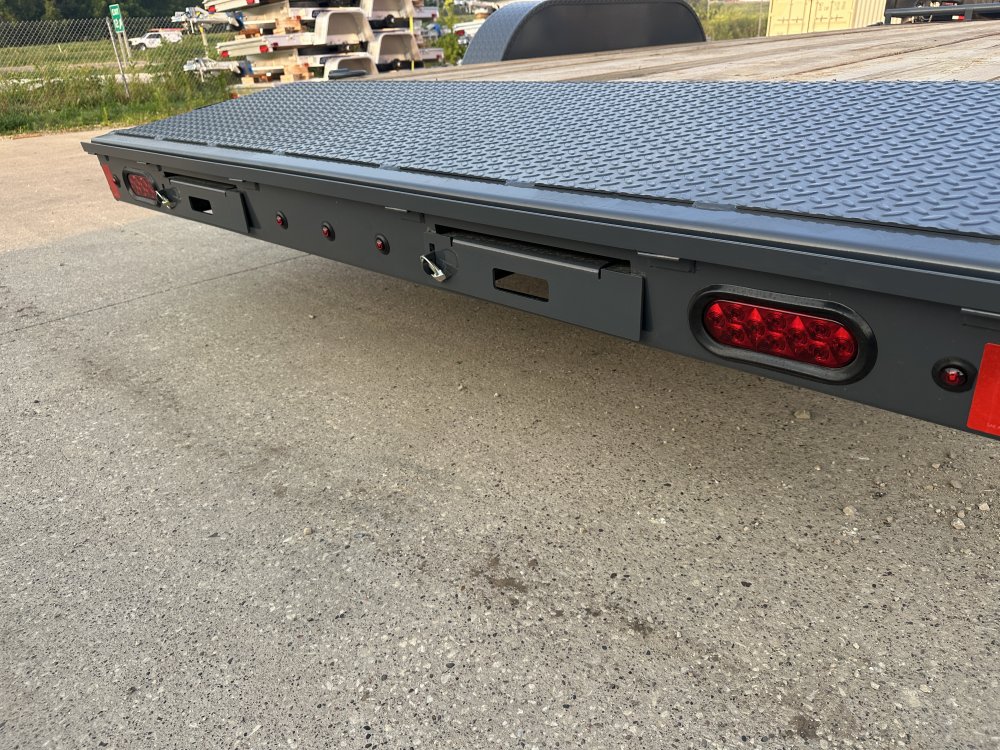 2026 Lamar Trailers 83X20 Car Hauler