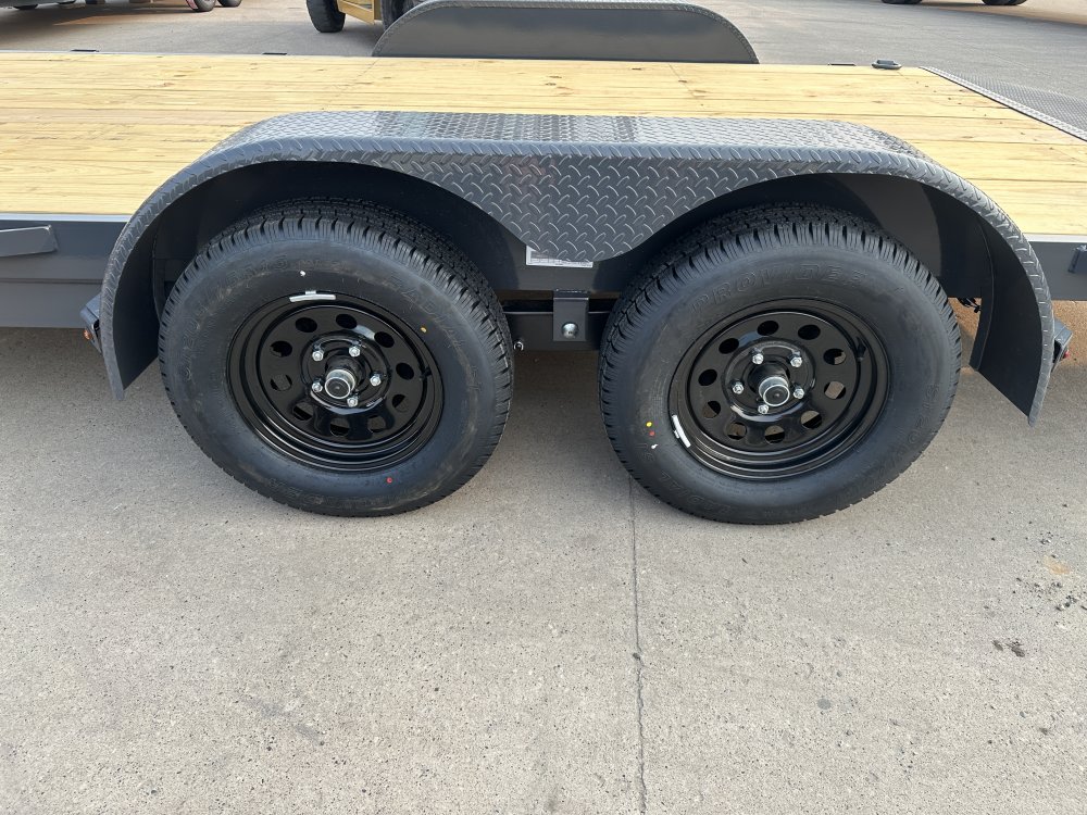 2025 Lamar Trailers 83X18 Car Hauler