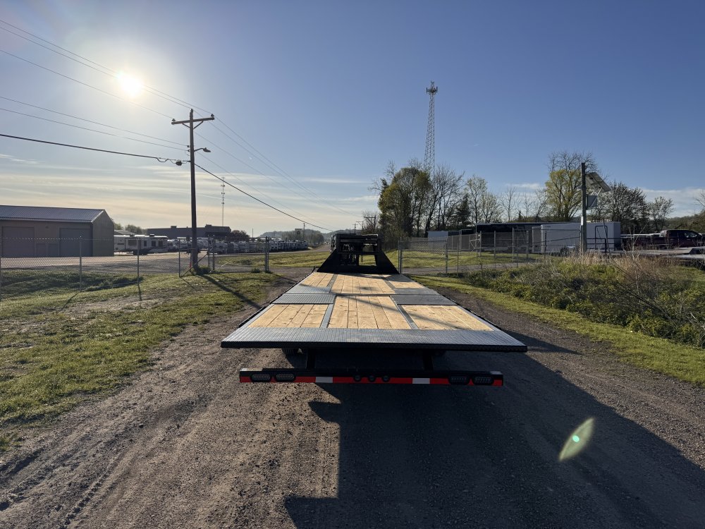 2025 Load Trail 102X32 Gooseneck Hydro Dove Deckover Trailer