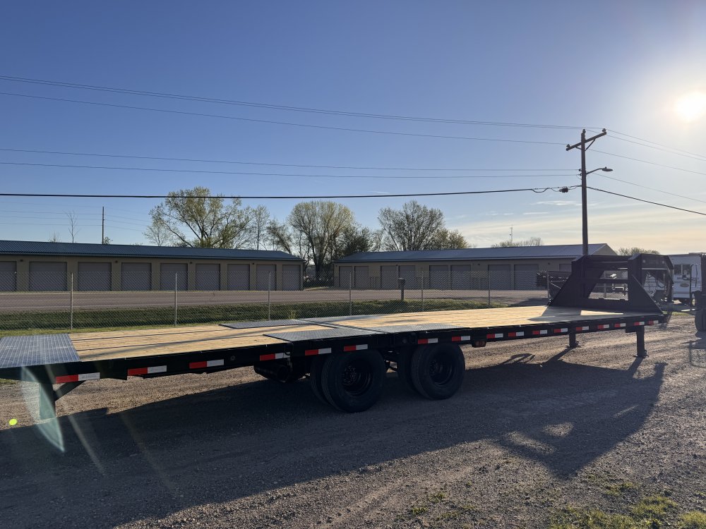 2025 Load Trail 102X32 Gooseneck Hydro Dove Deckover Trailer