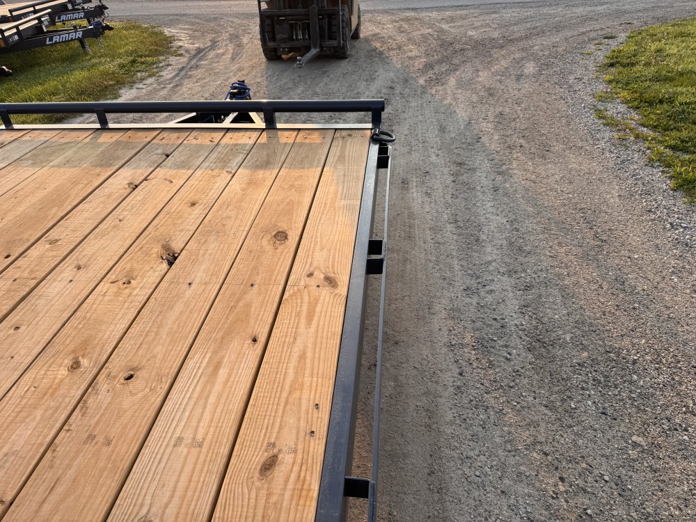 2026 Lamar Trailers 83X22 Car Hauler