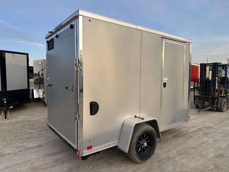 x Cross Trailers Enclosed Cargo