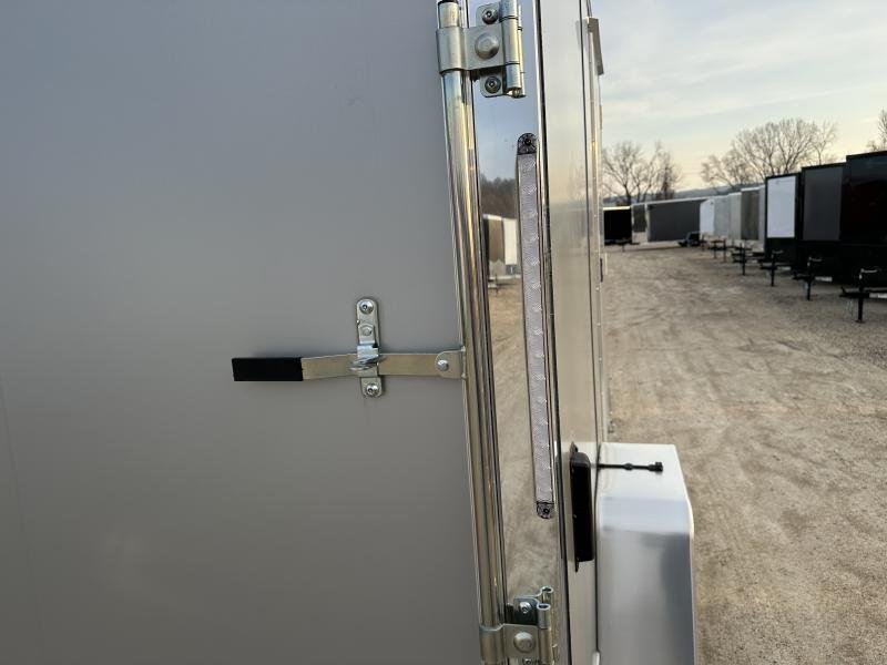 x Cross Trailers Enclosed Cargo