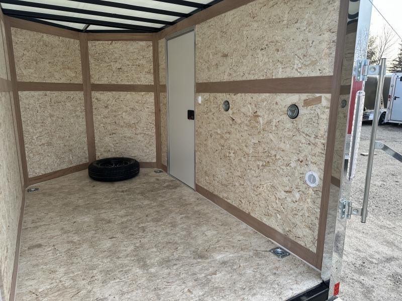 x Cross Trailers Enclosed Cargo