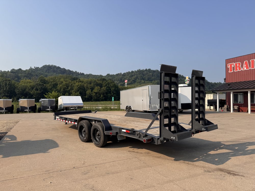 2024 Iron Bull 83X22 Car Hauler Trailer