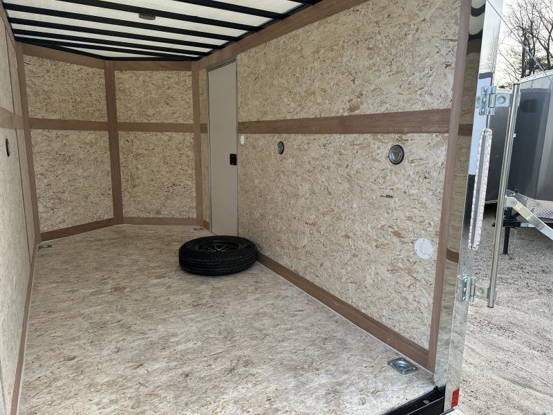 x Cross Trailers Enclosed Cargo