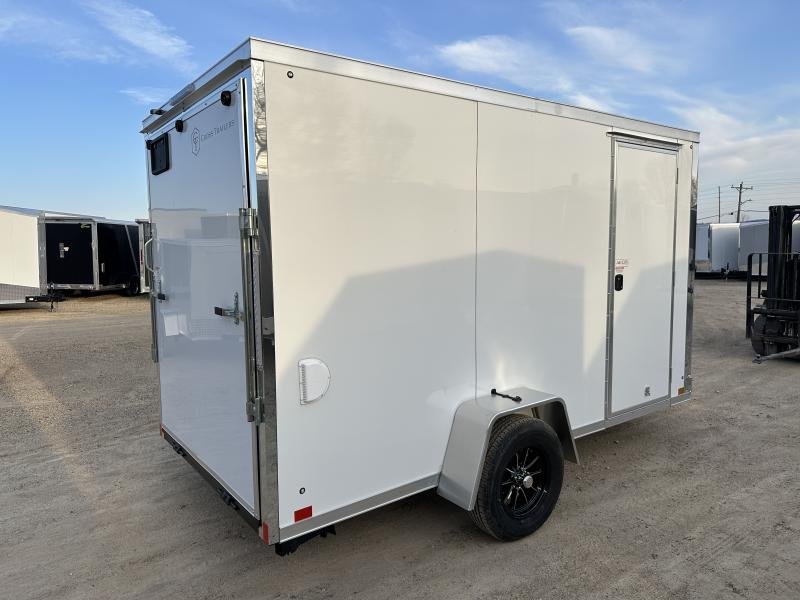 x Cross Trailers Enclosed Cargo