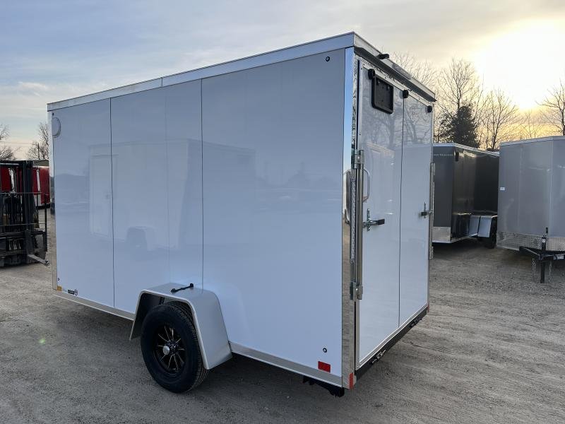 x Cross Trailers Enclosed Cargo