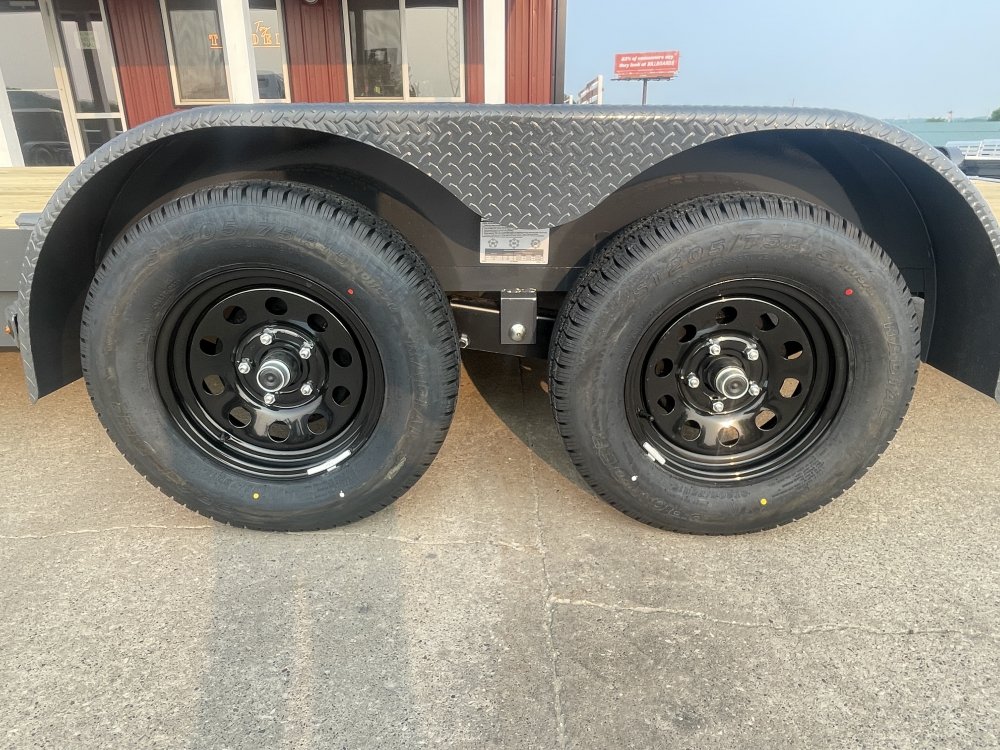 2025 Lamar Trailers 83X22 Car Hauler