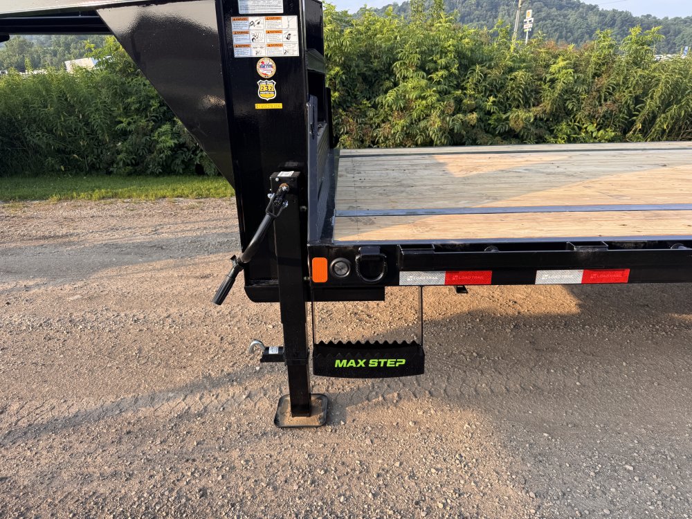 2026 Load Trail 102X25 Gooseneck Deckover Equipment Trailer