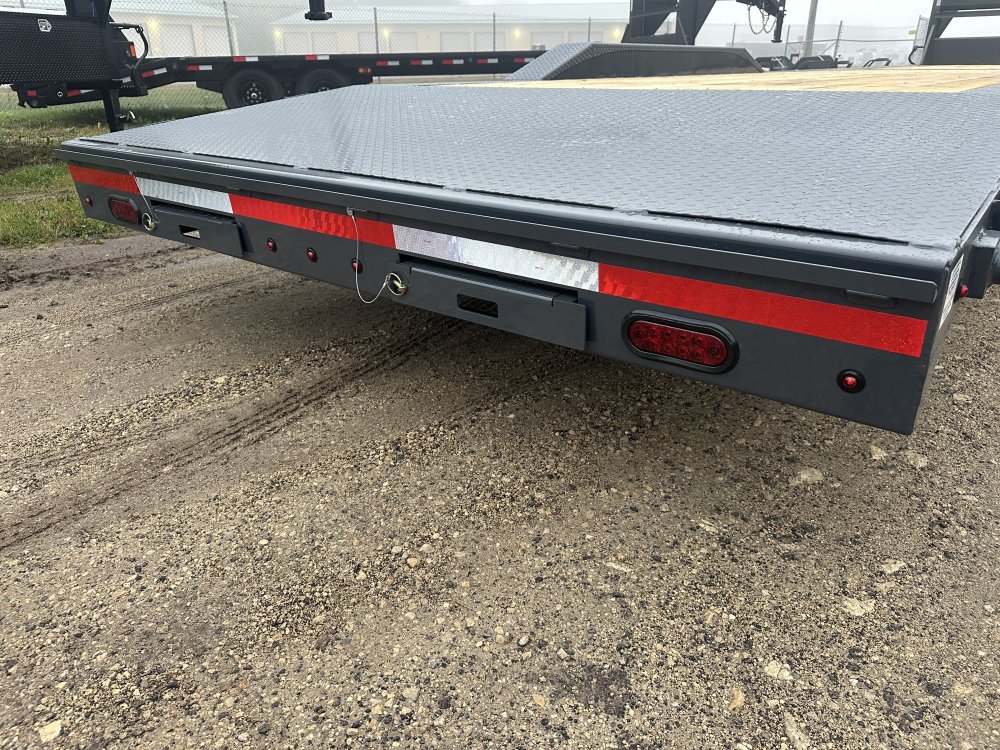 2026 Lamar Trailers 102X40 Gooseneck Car Hauler Trailer