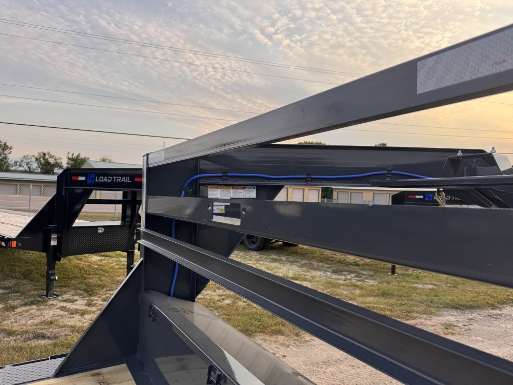 2026 Lamar Trailers 102X32 Gooseneck Car Hauler Trailer