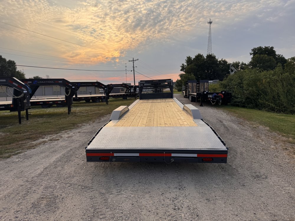 2026 Lamar Trailers 102X32 Gooseneck Car Hauler Trailer