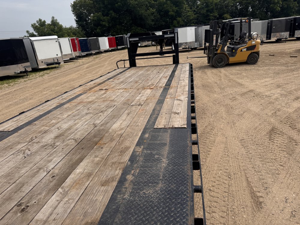 2020 Big Tex 102X30 Gooseneck Deckover Trailer