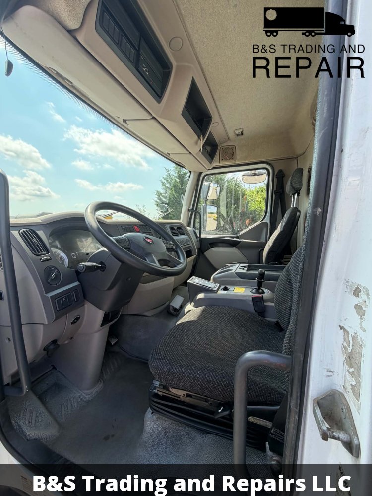 2016 Peterbilt Box Truck Model 220