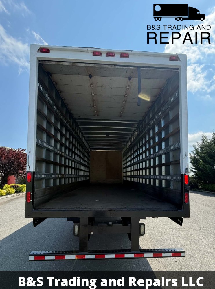 2016 Peterbilt Box Truck Model 220