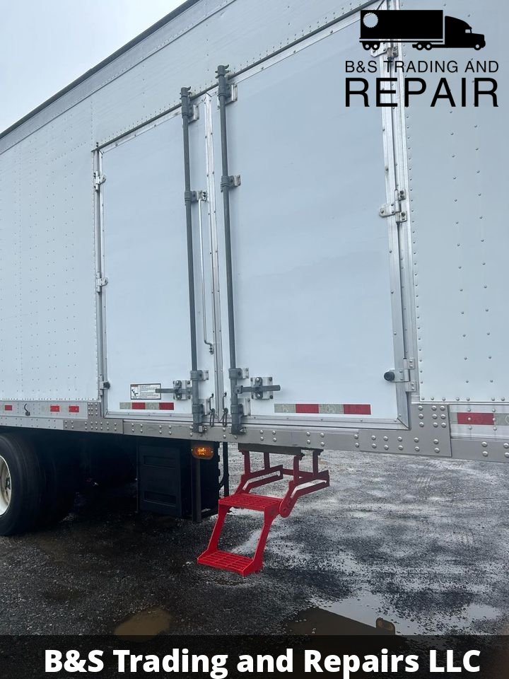 Great Dane 40' Lift Gate Side Door