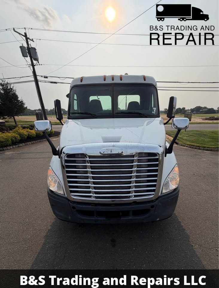 2016 FREIGHTLINER CASCADIA DAY CAB *ACH PAYM 1ST AVERY MONT 9 PAYM*