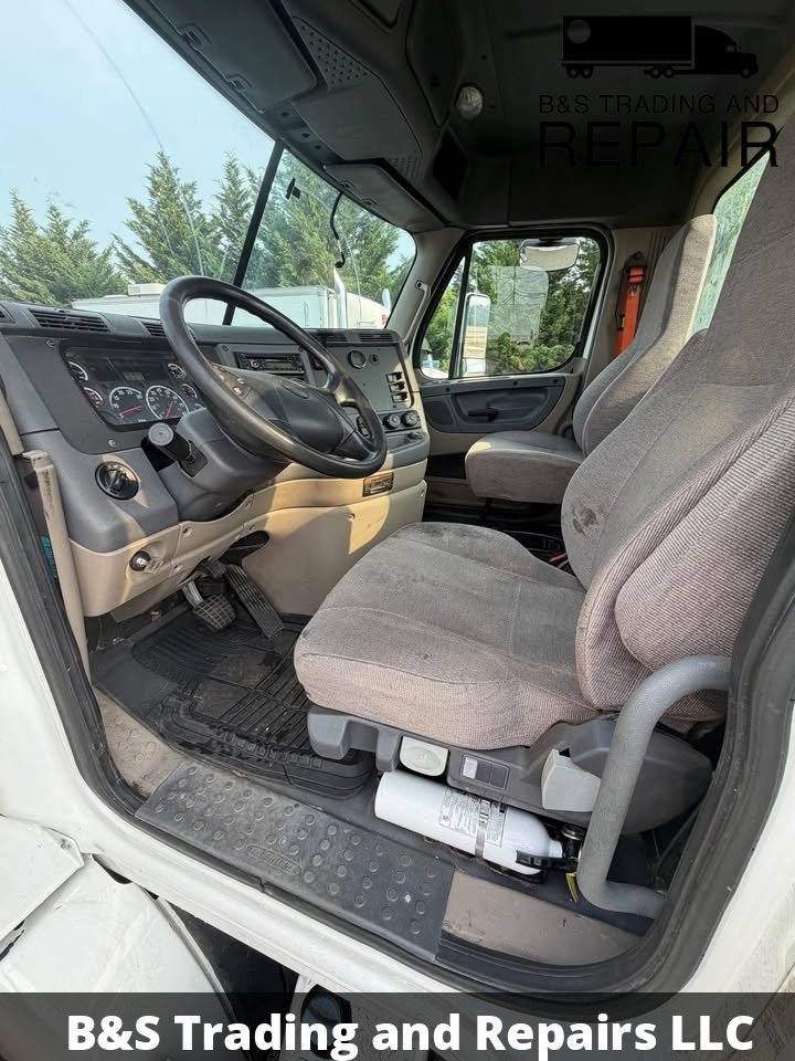 2016 FREIGHTLINER CASCADIA DAY CAB *ACH PAYM 1ST AVERY MONT 9 PAYM*