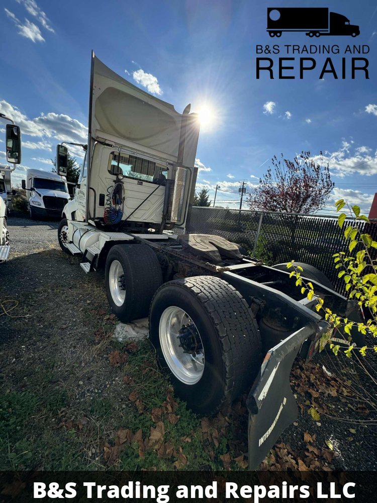 2014 INTERNATIONAL DAY CAB