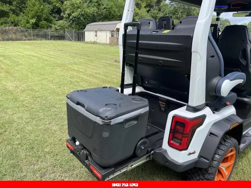 New 2025 Evolution D6 D-MAX XT4 PEARL WHITE Golf Cart