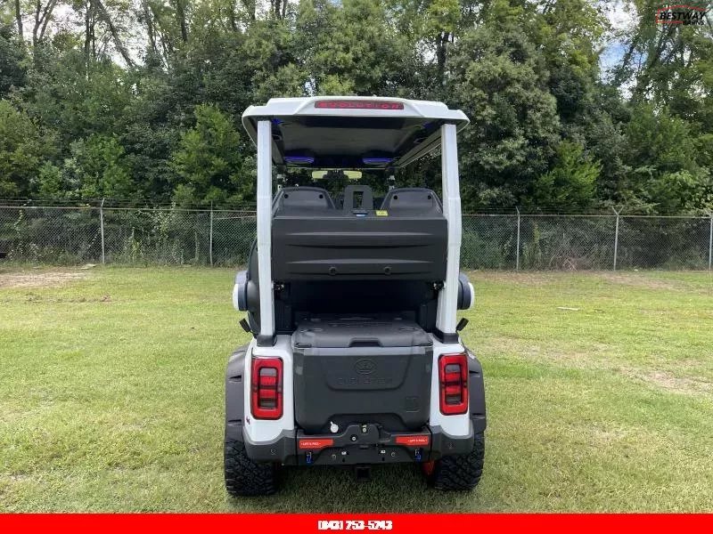 New 2025 Evolution D6 D-MAX XT4 PEARL WHITE Golf Cart