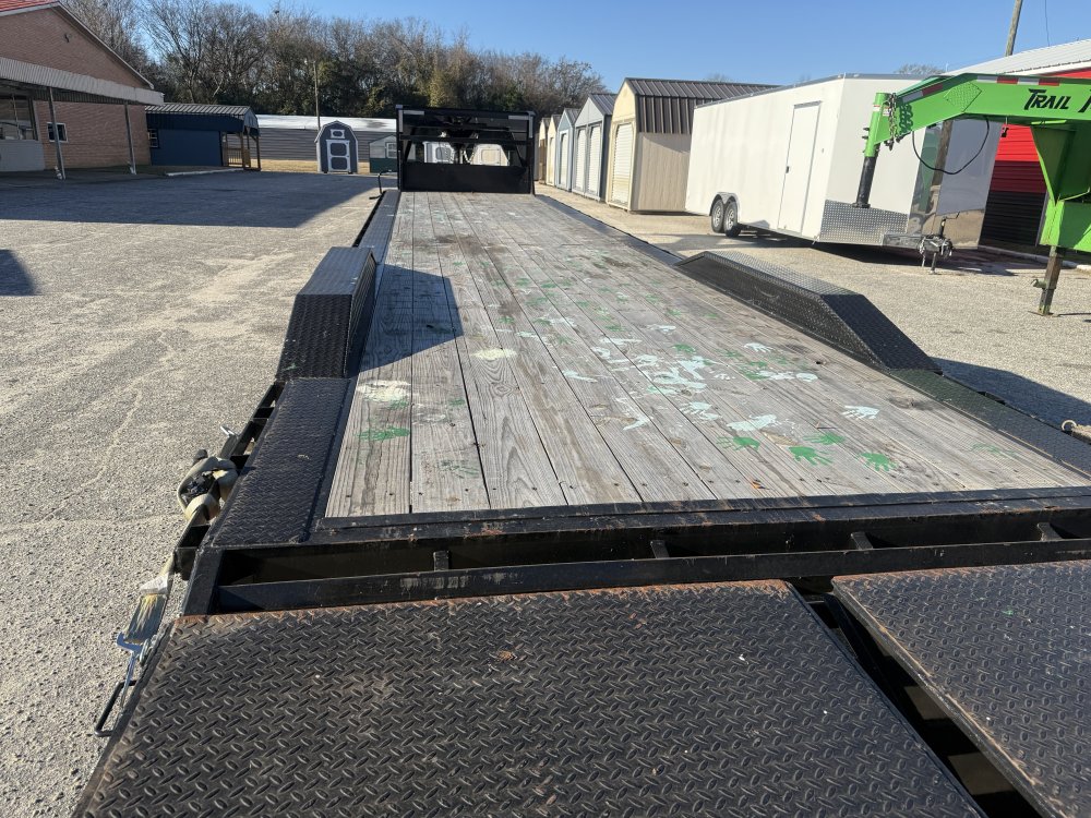 REPO 2025 East Texas Trailers 102 X 40 DRIVE OVER FENDER GOOSENECK Car Hauler