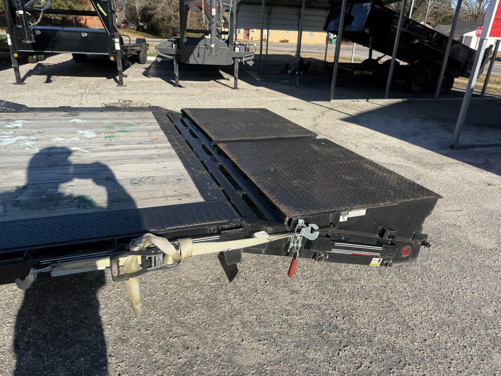 REPO 2025 East Texas Trailers 102 X 40 DRIVE OVER FENDER GOOSENECK Car Hauler