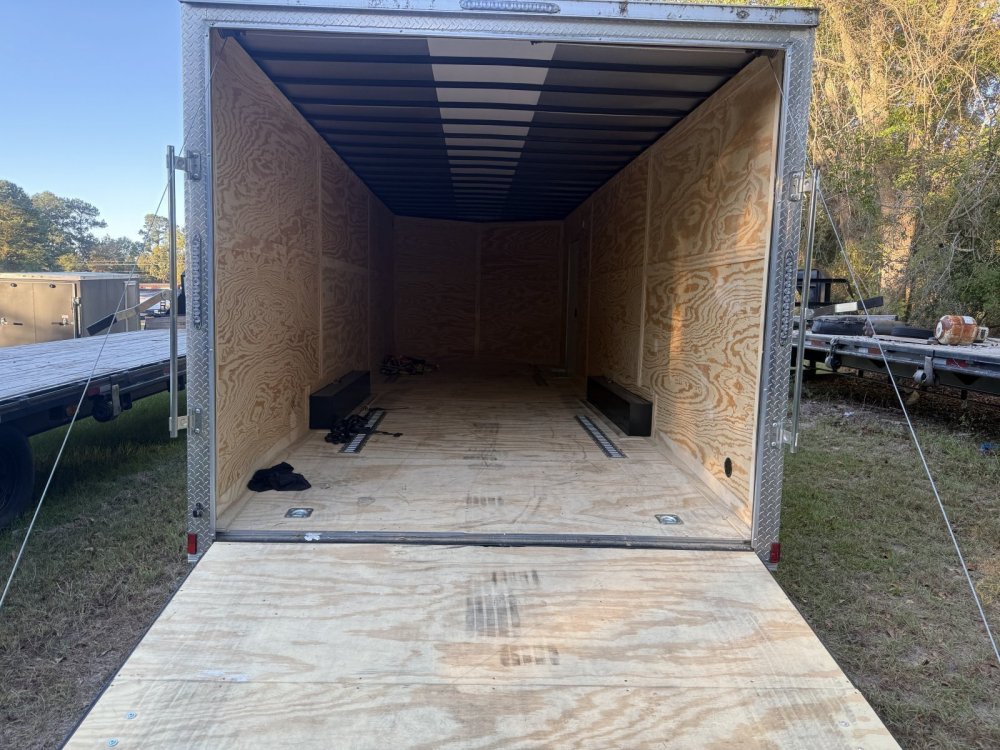 REPO 2025 GIDDY UP / XTREME CARGO 8.5 X 24' Enclosed Cargo