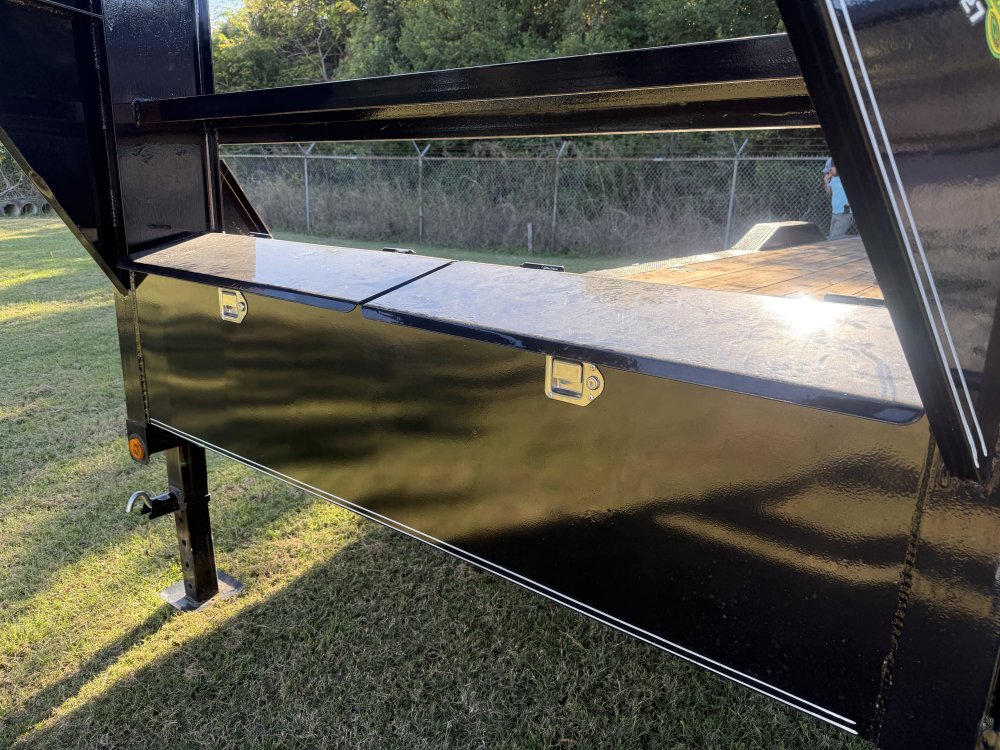 REPO 2024 Load Trail REPO 102X40 REPO GOOSNECK FLATBED Car Hauler