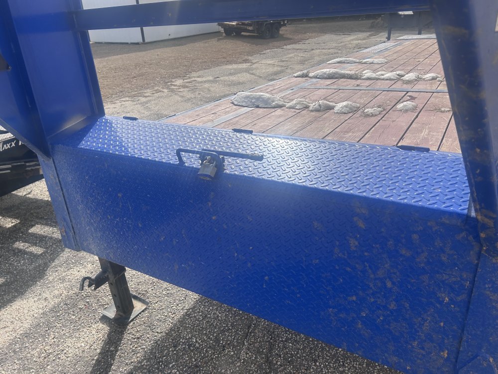 REPO 2024 RawMaxx 102 X 32 GOOSENECK Equipment