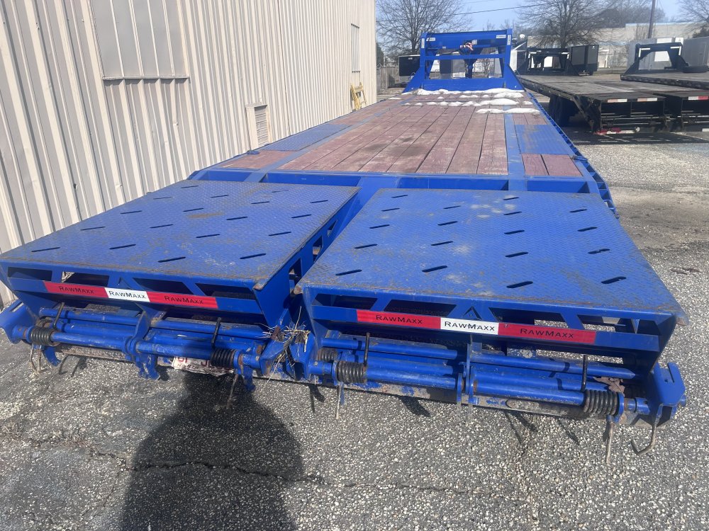 REPO 2024 RawMaxx 102 X 32 GOOSENECK Equipment