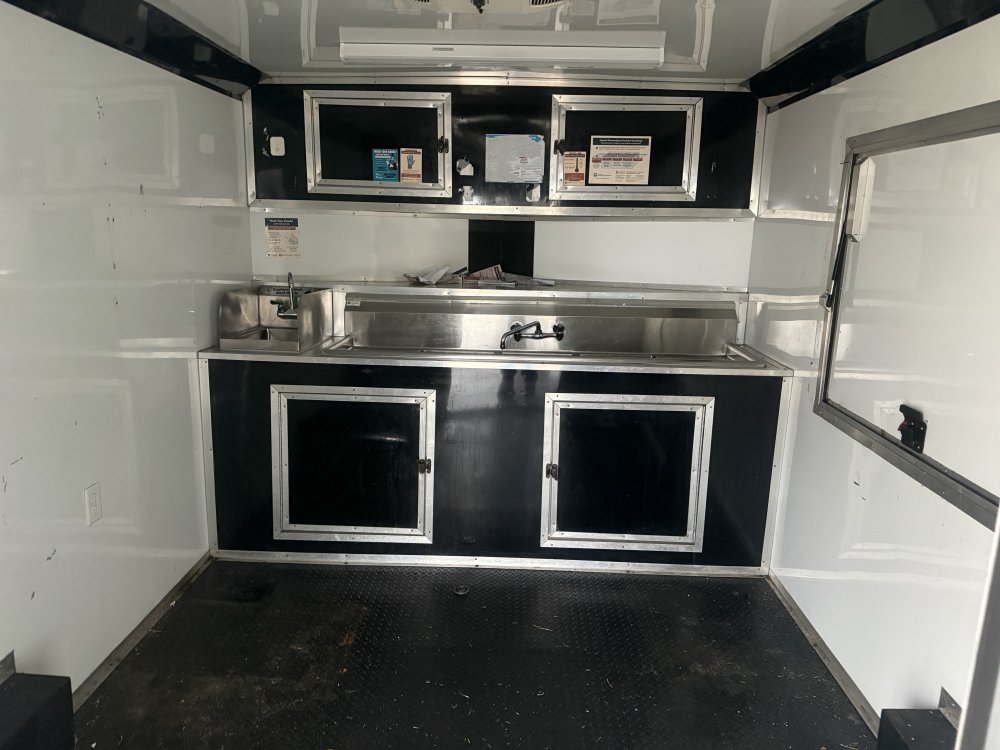 REPO 2022 Fast Cargo 8.5 X 16 CONCESSION Enclosed Cargo