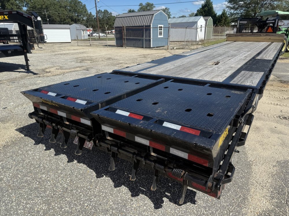 REPO 2024 Big Tex 14K 28 + 5 GOOSENECK Equipment