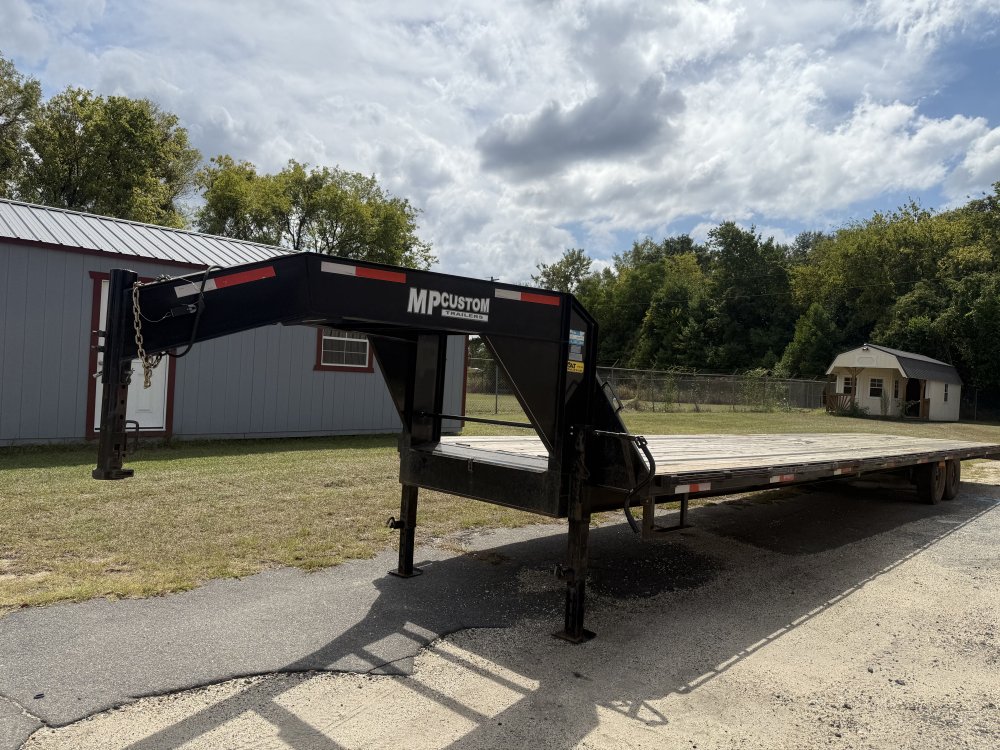 REPO 2022 MP CUSTOM TRAILERS 102X40 REPO GOOSENECK Equipment