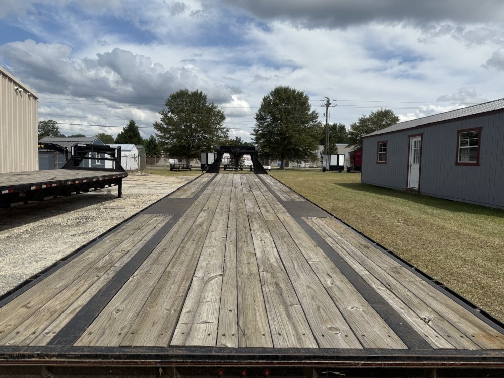 REPO 2022 MP Trailers 102X40 REPO GOOSENECK Equipment