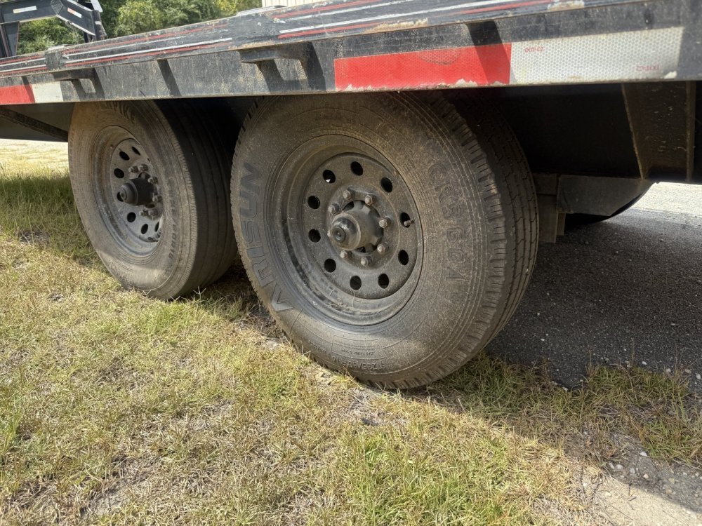 REPO 2022 MP Trailers 102X40 REPO GOOSENECK Equipment