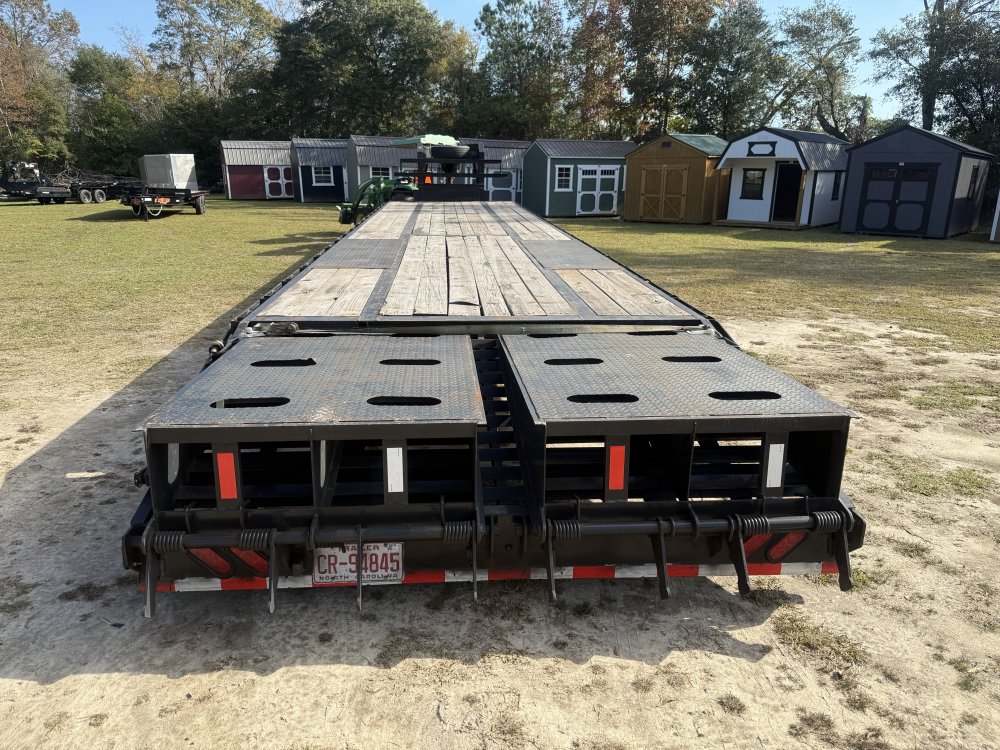 REPO 2023 Davidson Trailers 102 x 40 Gooseneck Equipment Trailer Equipment
