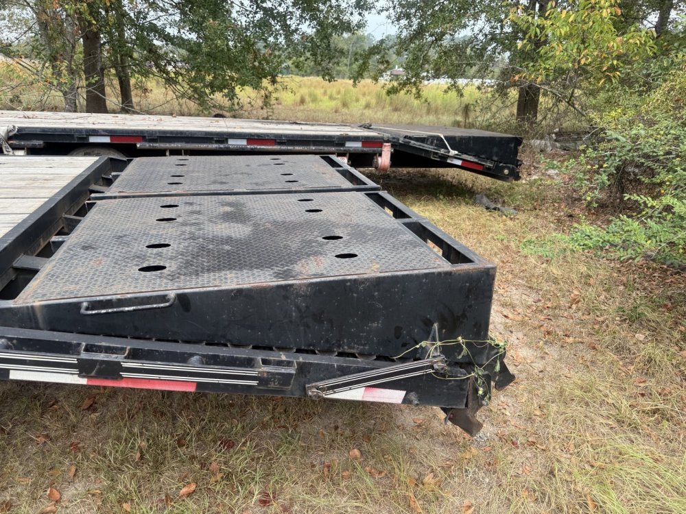 Used 2022 Davidson 102 x 40 Gooseneck Equipment Trailer Equipment