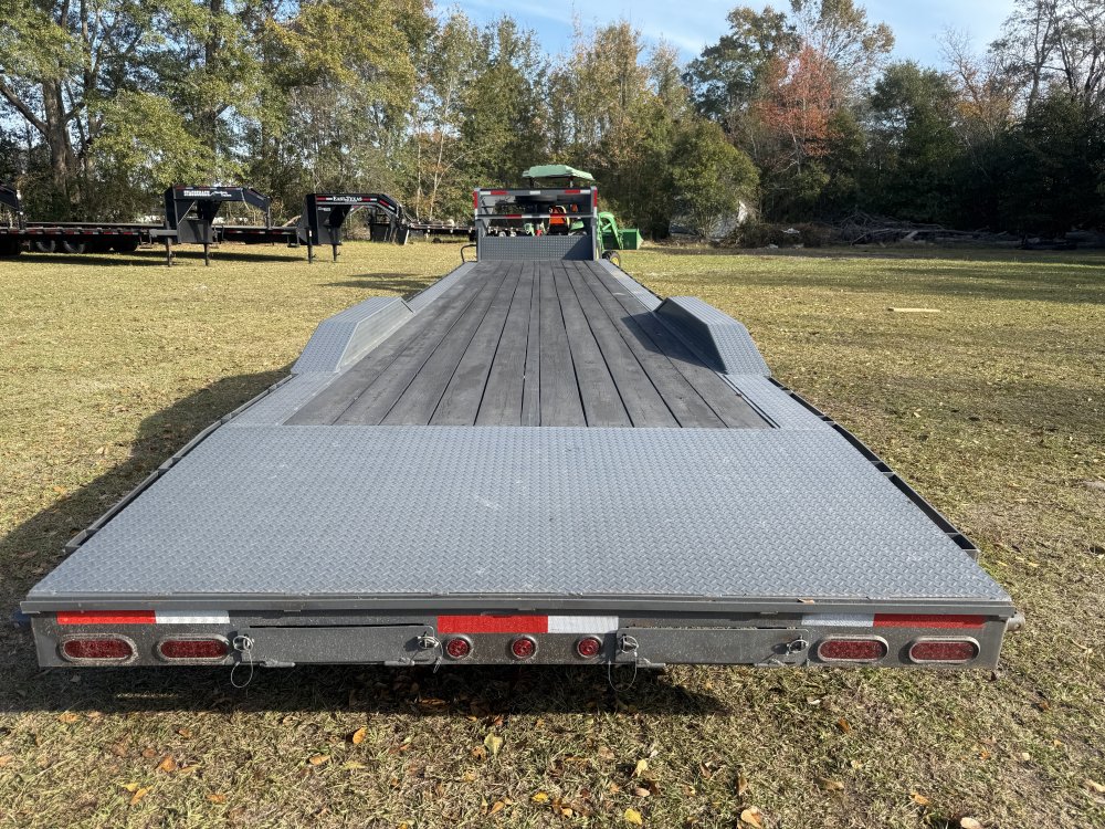 REPO 2024 East Texas Trailers 102 X 40 DOA GOOSENECK Car Hauler