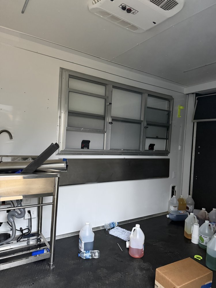 REPO 2024 SPARTAN CARGO 6X12 CONSESSION Enclosed Cargo