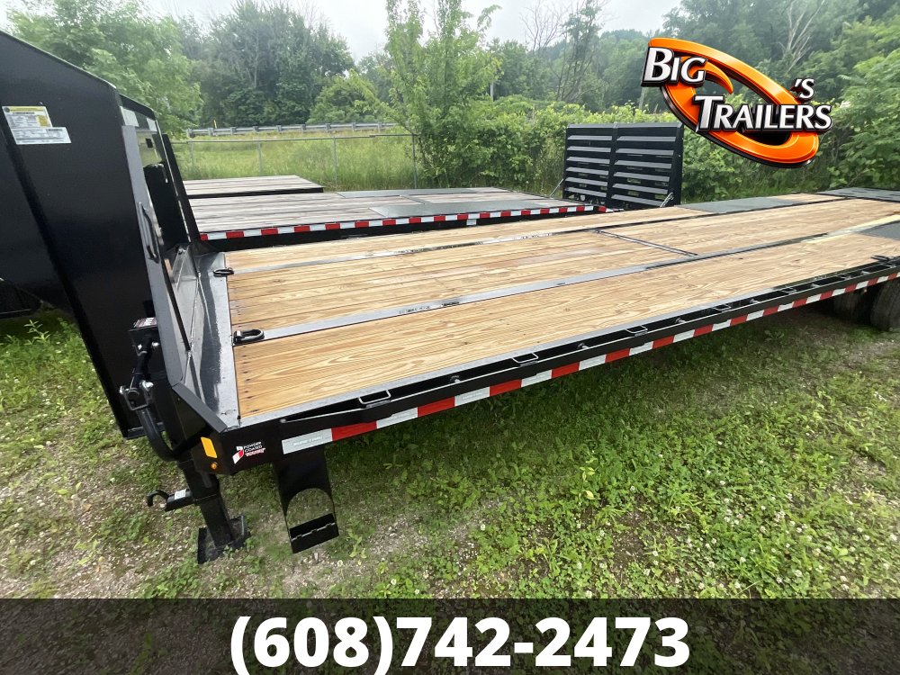 8.5'x32' Sure Trac Equipment