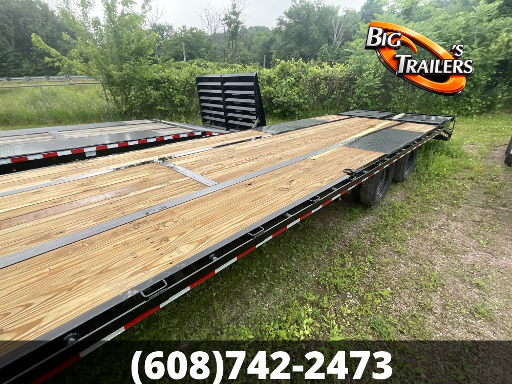 8.5'x32' Sure Trac Equipment