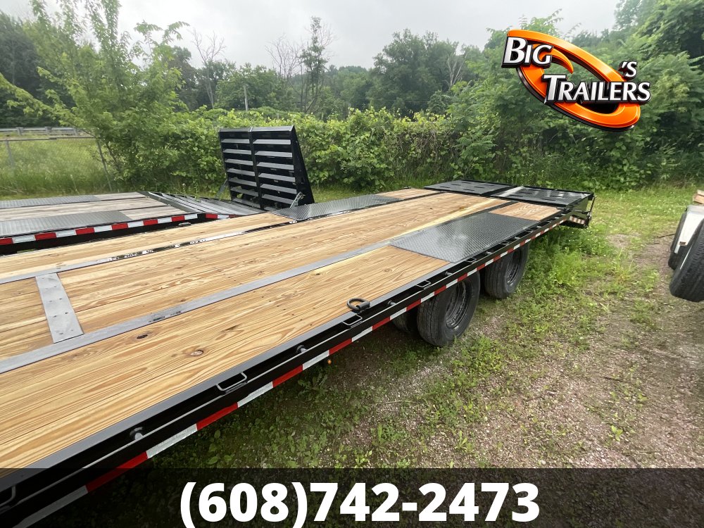 8.5'x32' Sure Trac Equipment