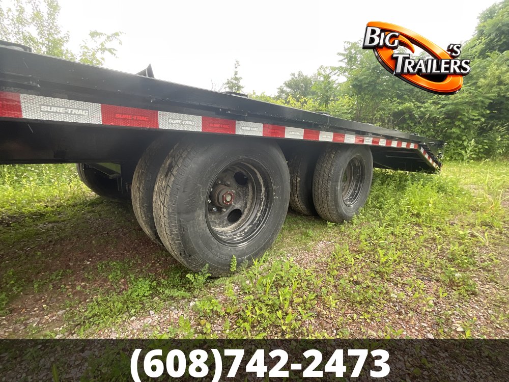8.5'x32' Sure Trac Equipment
