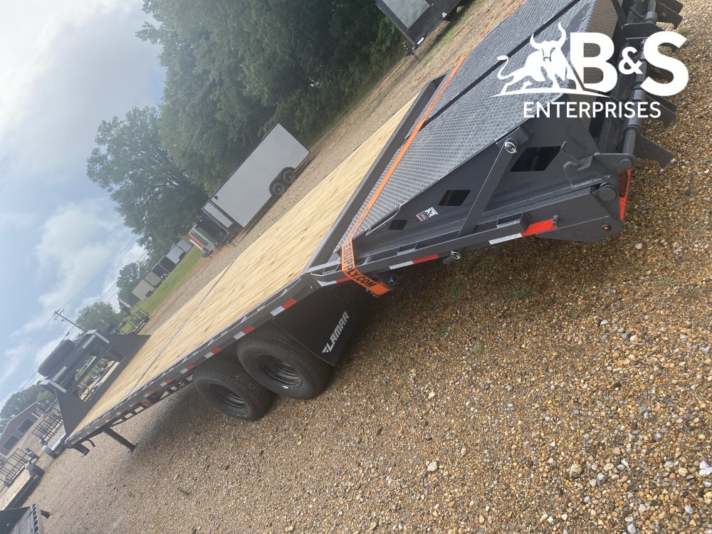 102"x32' Lamar Trailers Gooseneck