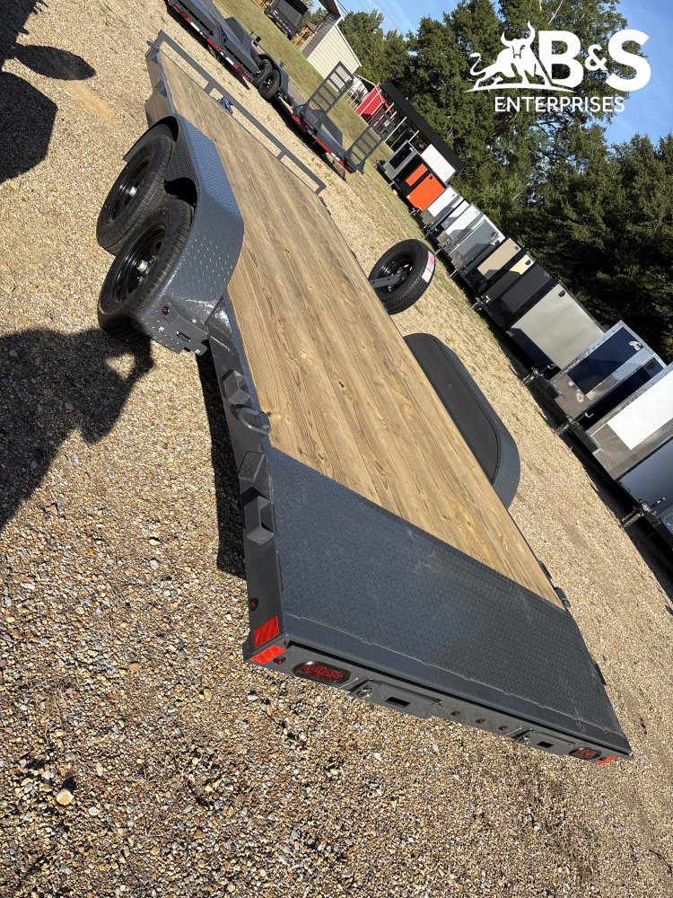 83"x20' Lamar Car Hauler